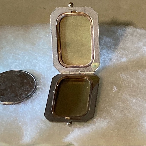 Antique Victorian Sterling Silver Locket - Picture 8 of 8